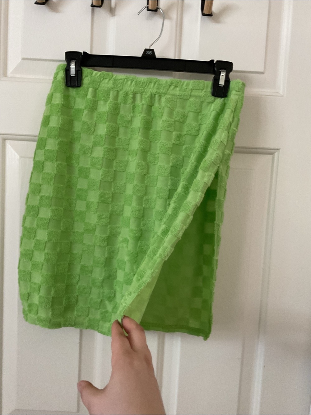 PrettyLittleThing Bright Lime Checker Polo Set - Picture 14 of 14
